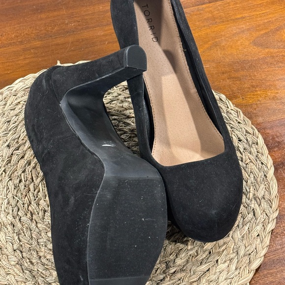 TORRID Wide Width Pumps Size 13 WW - Picture 3 of 3